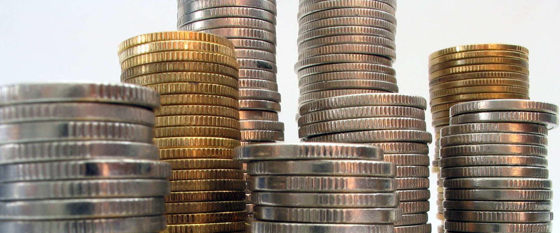 Can a roth ira possess gold?